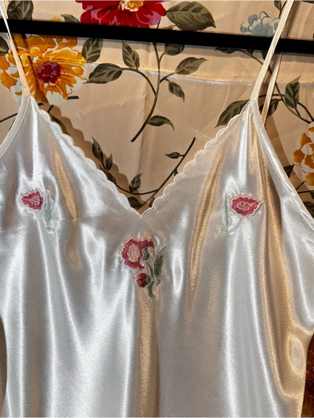 VINTAGE VAL MODE LINGERIE WHITE BRIDAL SLIP- MINI- FLORAL EMBROIDERY SIZE L - Picture 3 of 6